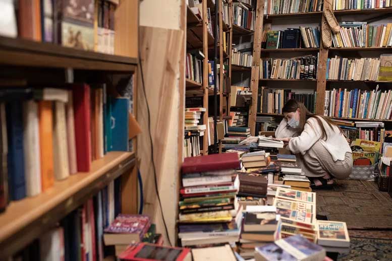 В России началась массовая зачистка в книжных магазинах и библиотеках