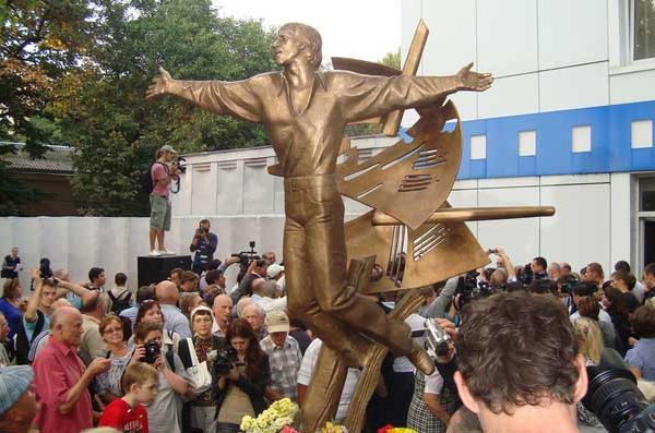 Одесситы потребовали восстановить памятник Высоцкому